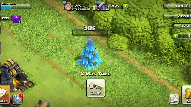 Breaking a Christmas tree in Clash of Clans