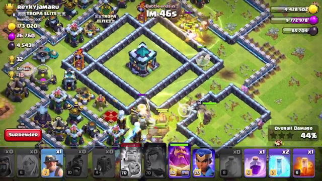 Clash of clans live th13 hits