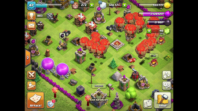 Some random clash of clans gameplay while talking with a fan