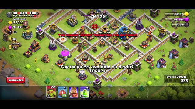 Massive loot grab on Clash of clans. sneaky goblins and jump spells.
