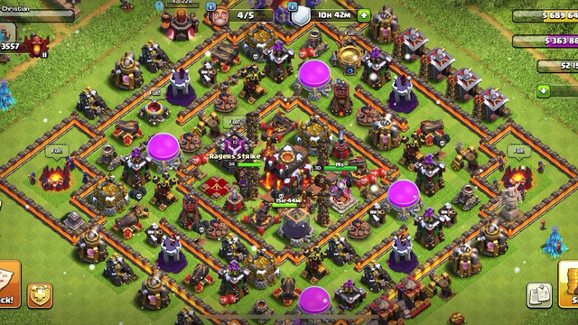 Clash of Clans // GoWiBo! AND MORE!